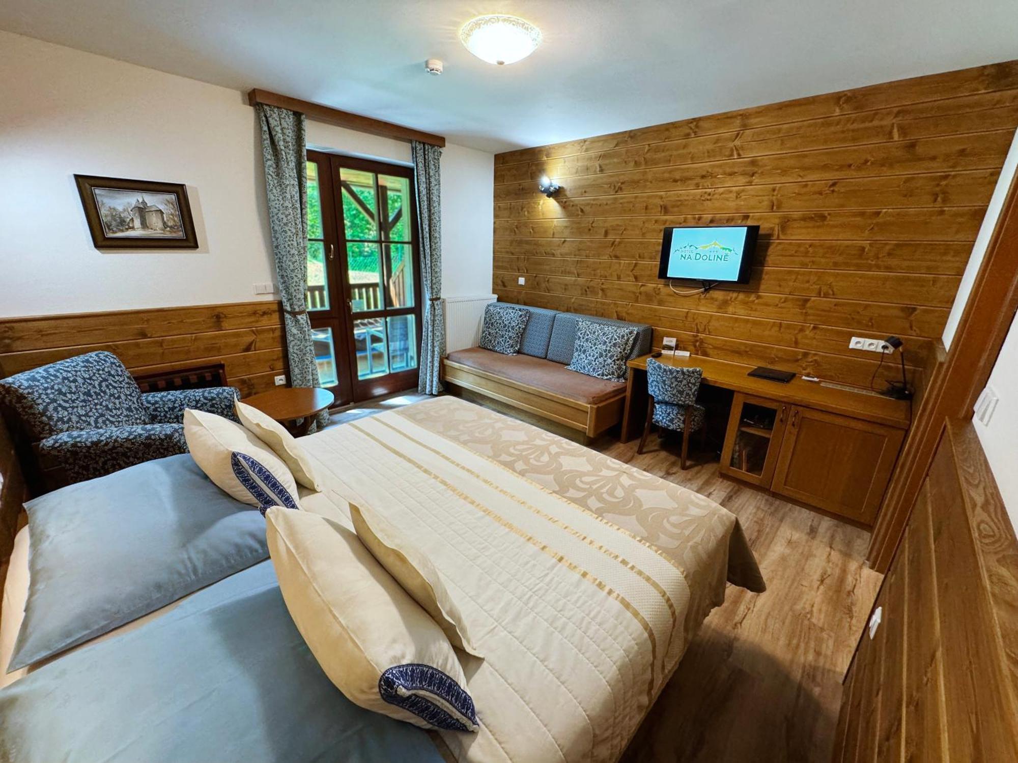 Hotel Na Doline Френштат-под-Радгоштем Экстерьер фото